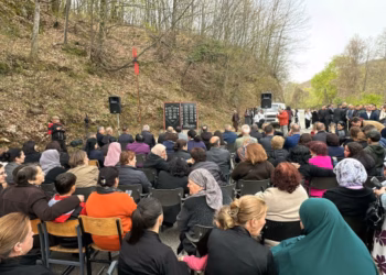 ​“Ranë që ne të jetojmë të lirë”, përkujtohen dëshmorët dhe martirët në Doganaj
