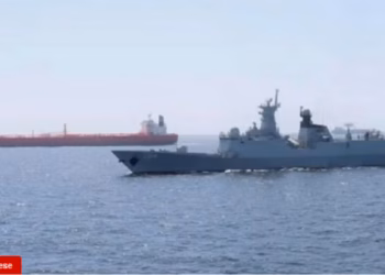 ​Irani hap Ngushticën e Hormuzit për anijet tregtare, shënon rënie çmimi i naftës