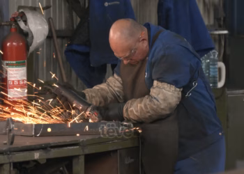 “300% rritje e çmimit të energjisë” – Pronari i një biznesi në Ferizaj paralajmëron largimin nga Kosova