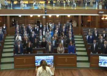 ​Masakra e Poklekut dhe Çikatovës, deputetët nisin seancën me një minutë heshtje