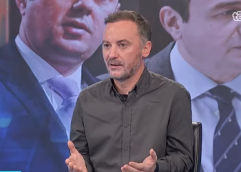 Molliqaj kritikon qasjen e opozitës për presidentin: I dha të drejtë Kurtit