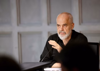 Rama: Ndërtesa e djegur në Tiranë do të rindërtohet plotësisht nga e para