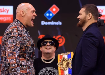 Tyson Fury kthehet nga pensionimi, bokson të shtunën