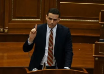 Gruda kritikon Muratin: Po trajtoni buxhetin me joseriozitet, hiqu nga agjenda politike