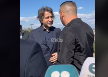 Djali i një dëshmori kundërshton hyrjen e Përparim Ramës në varrezat e dëshmorëve