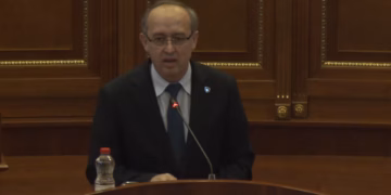 ​Hoti: Qeveria Kurti është kurthuar në dialogun me Serbinë