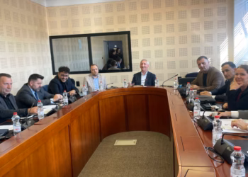 Mbledhja e Komisionit për AKI-në mbahet me dyer të mbyllura