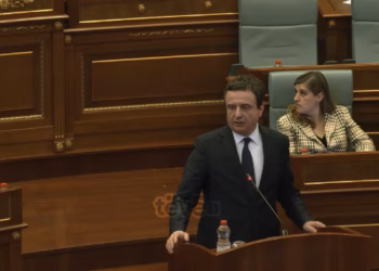 Përplasje në Kuvend e debat i ashpër – PDK sfidon Kurtin me pyetje për Hagën dhe RTK-në