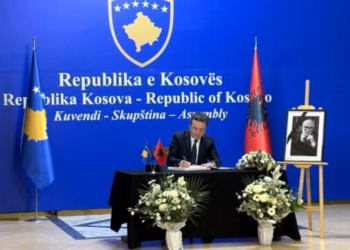 Kurti shkruan në Librin e Zisë për akademikun Rexhep Qosja