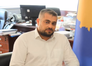 Pas vdekjes së punëtorit në Ferizaj, Hoti paralajmëron aksion të jashtëzakonshëm inspektimesh në ndërtimtari