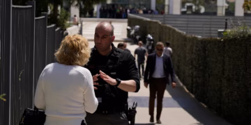 Të shtëna me armë në qendër të Athinës, disa të plagosur