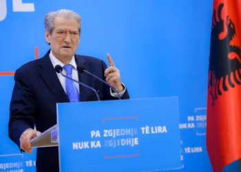 Berisha njofton datën për protestën e radhës kombëtare të opozitës në Shqipëri