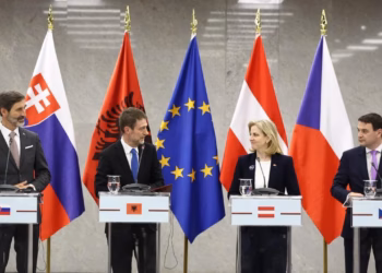 Ministrat e tre vendeve të BE-së vizitojnë Tiranën