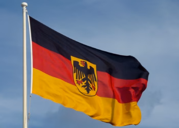 Gjermania pezullon miratimin ushtarak për qëndrime të gjata jashtë vendit për burrat nën 45 vjeç