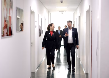 Çeku pritet nga homologia Kumbaro në Tiranë, theksohet bashkëpunimi Kosovë-Shqipëri në arsim