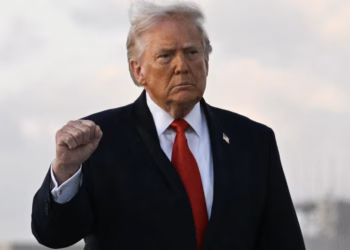 Trump kërcënon se anijet luftarake iraniane do të shkatërrohen nëse afrohen pranë bllokadës