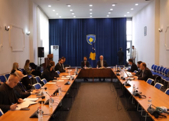 Dëgjimi publik për byronë -opozita e kërkoi por nuk mori pjesë, shkak koha e shkurtër