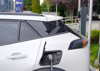 Përballë shtrenjtimit të naftës, a janë veturat elektrike opsion për qytetarët?