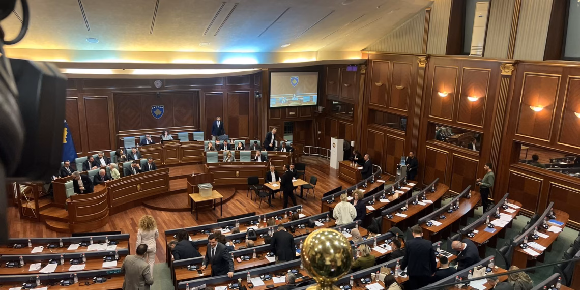 Nis votimi për president, opozita nuk është prezente në sallë