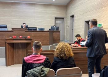 Gjyqi për gazin në kuvend, mbrojtja me vërejtje për provat e prokurorisë