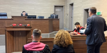 Gjyqi për gazin në kuvend, mbrojtja me vërejtje për provat e prokurorisë