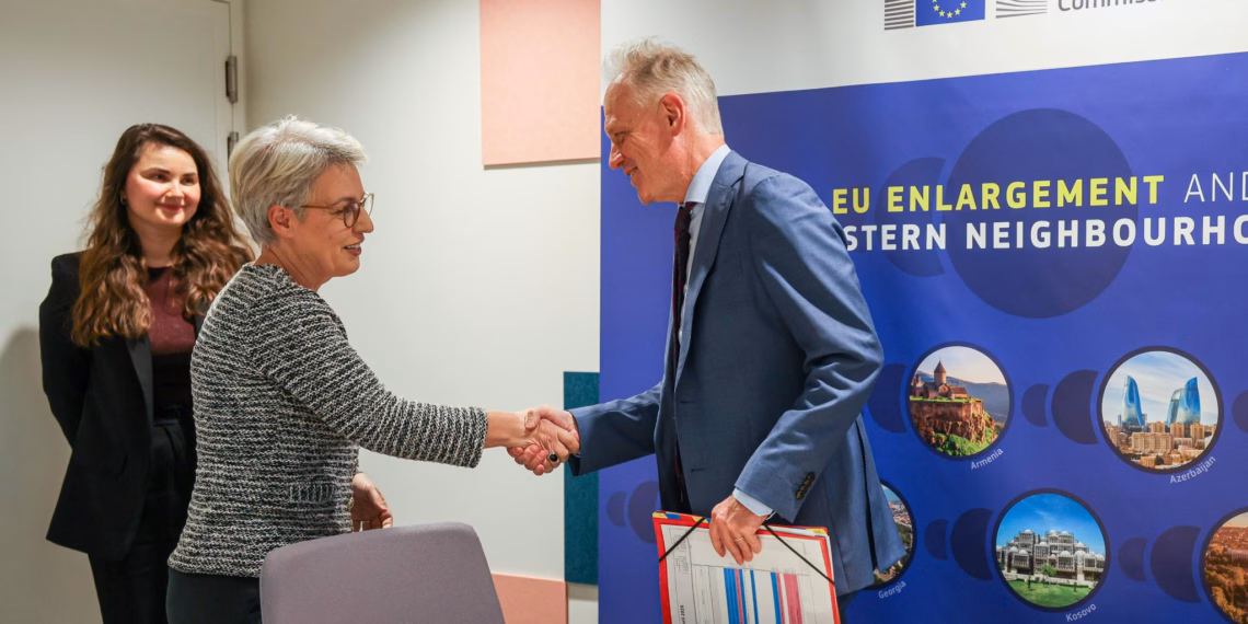 Gërvalla takohet me Koopman në Bruksel, diskutojnë reformat në drejtësi dhe integrimin evropian