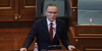 Hamza: Rritja e çmimeve të naftës po varfëron qytetarët, Qeveria s’po merr masa efektive