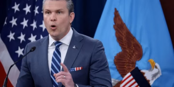 Shefi i Pentagonit: SHBA do të mbajë të bllokuara portet iraniane për “aq kohë sa të jetë e nevojshme”