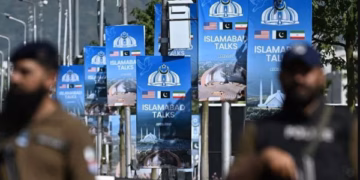 Irani thotë se rihapja e Ngushticës së Hormuzit është e pamundur nëse vazhdon bllokada amerikane