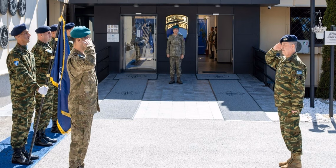 Komandanti i KFOR-it dhe gjenerali grek flasin për sigurinë në Kosovë