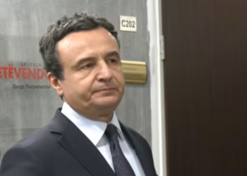 Kurti: Hoxha u dakordua të tërhiqet, s’jemi kundër asnjë kandidati të LDK-së dhe ia ofrojmë 15 nënshkrime
