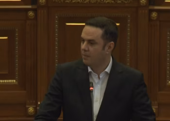 Abdixhiku kritikon qeverinë: Nga kriza e naftës po përfitojnë vetëm bizneset