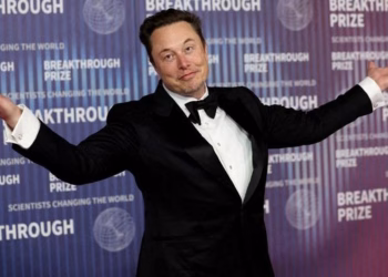 SpaceX i Elon Musk gati të dalë në bursë me aksione prej 1 trilion dollarësh