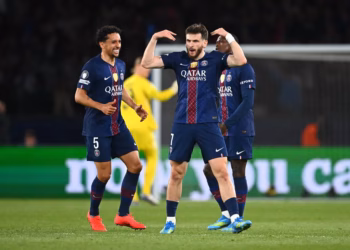 Pesë gola për 45 minuta, PSG në avantazh ndaj Bayernit