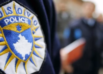 Policia në kërkim të dy personave, u bën thirrje qytetarëve për bashkëpunim