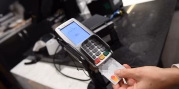 Shqipëri: S’ka më pagesa me para “cash” në turizëm pas 30 majit