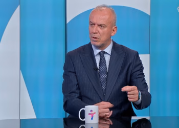 “Faji s’është jetim”, Qorrolli: Hamza pa guxim për të dhënë emër të përveçëm për president