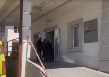 Spitali i Mitrovicës jep detaje për incidentin në Skenderaj, dy persona kërkuan ndihmë mjekësore