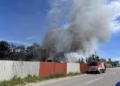 ​Digjet një deponi e hekurishteve në Mitrovicë