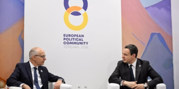 Kurti takohet me kryeministrin e Luksemburgut, flasin për anëtarësimin e Kosovës në BE