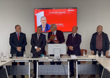 Prefekti i Tiranës, Shkëlqim Hajdari, nderohet me çmimin për lidership