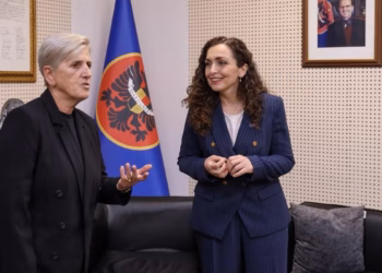 Fahrije Hoti i bashkohet Vjosa Osmanit në zgjedhje