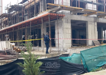 Punëtori bie nga një objekt në Fushë Kosovë, dërgohet për trajtim në QKUK
