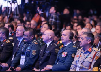 Komandanti i FSK-së merr pjesë në panairin e industrisë së mbrojtjes në Stamboll