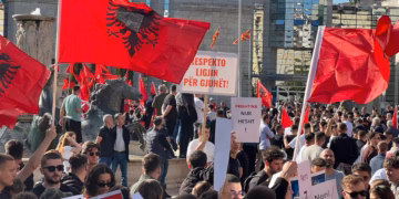 Protesta në Maqedoninë e Veriut, arrestohen tre studentë shqiptarë