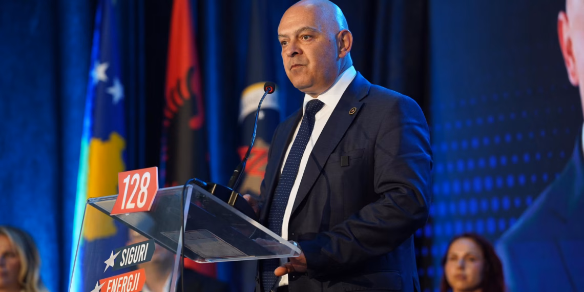 Gjini nga rruga Dollc-Gjakovë kritikon gjendjen e infrastrukturës dhe ndërprerjet e energjisë elektrike