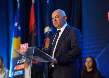 Gjini nga rruga Dollc-Gjakovë kritikon gjendjen e infrastrukturës dhe ndërprerjet e energjisë elektrike