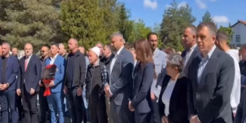 Haxhiu bëri homazhe në 27-vjetorin e masakrës në Bukosh