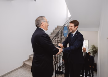 Hamza takon Hoxhën, thekson nevojën për stabilitet politik dhe bashkëpunim të ngushtë me Shqipërinë