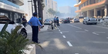 Zjarr i madh te Rana e Hedhun në Shqipëri, zona me pisha përfshihet nga flakët
